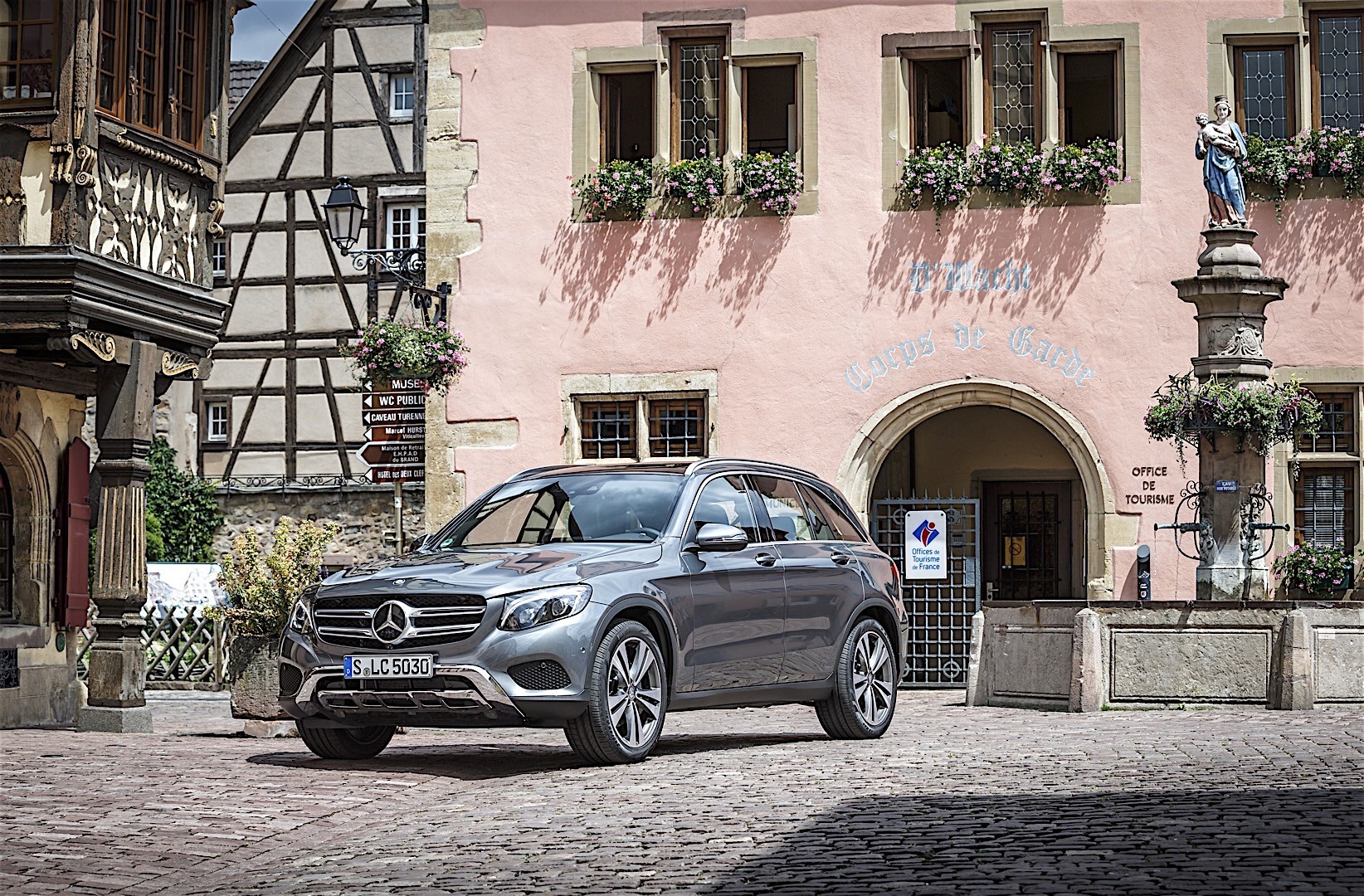 Mercedes Benz Glc Class photo 48