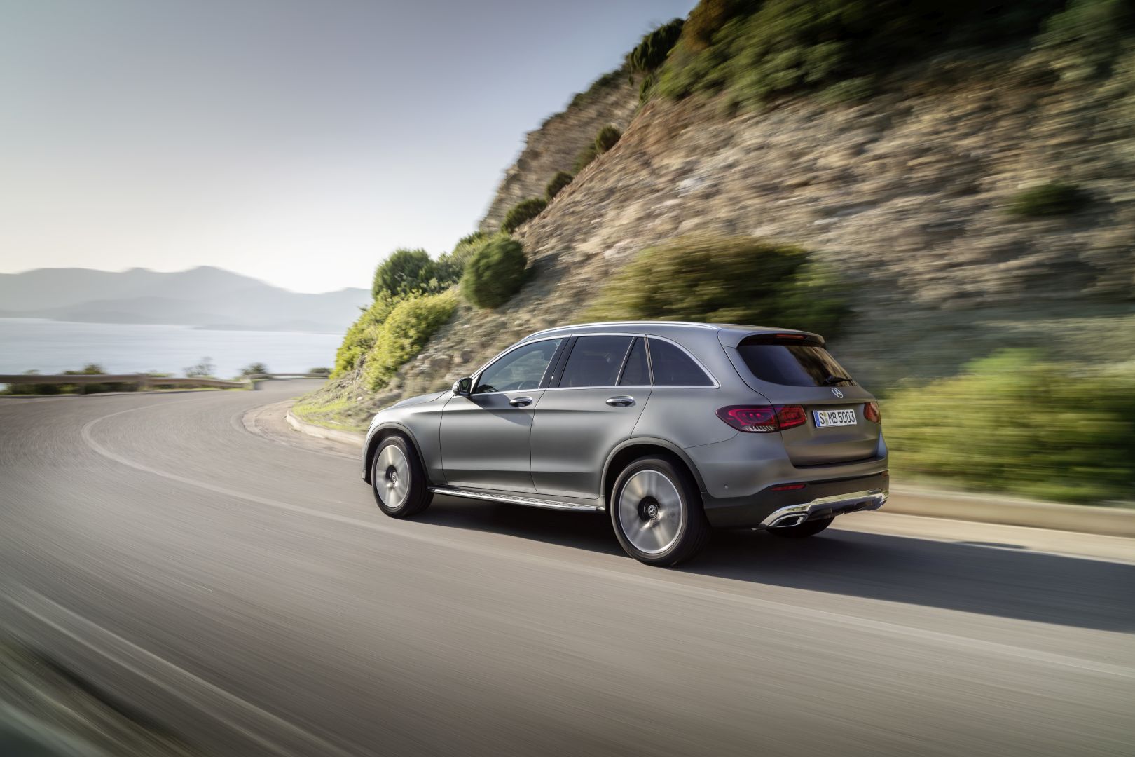 Mercedes Benz Glc Class photo 2
