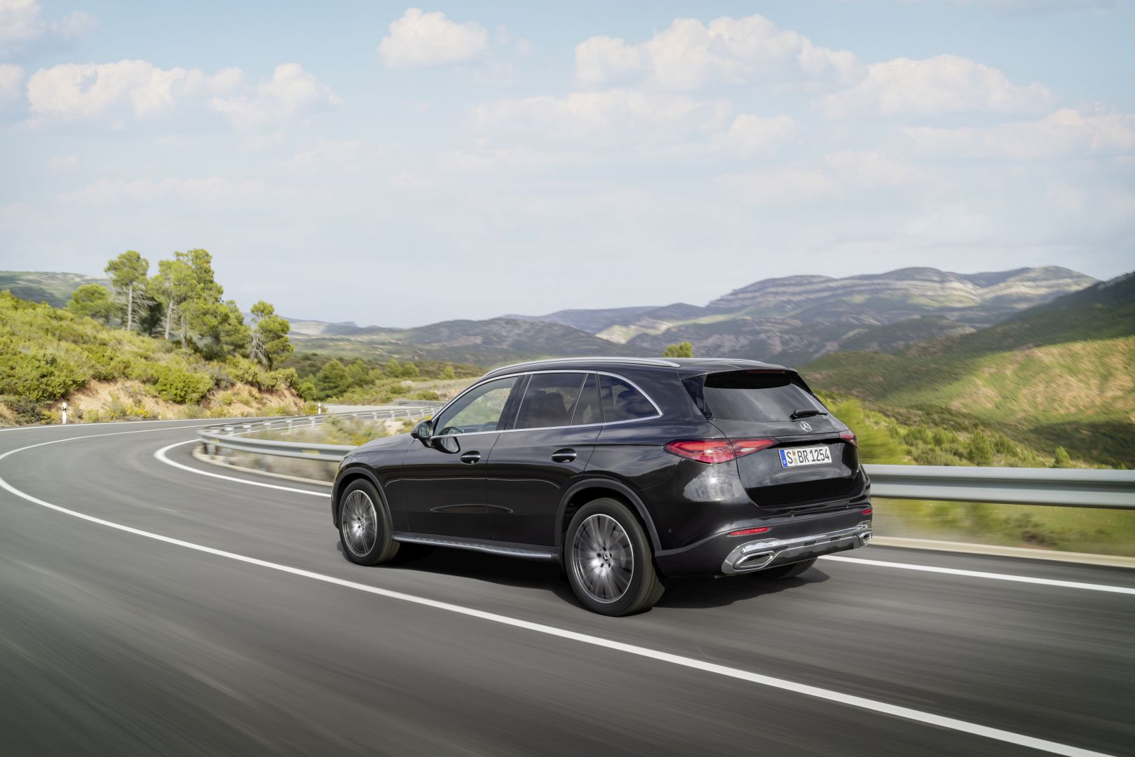 Mercedes Benz Glc Class photo 2