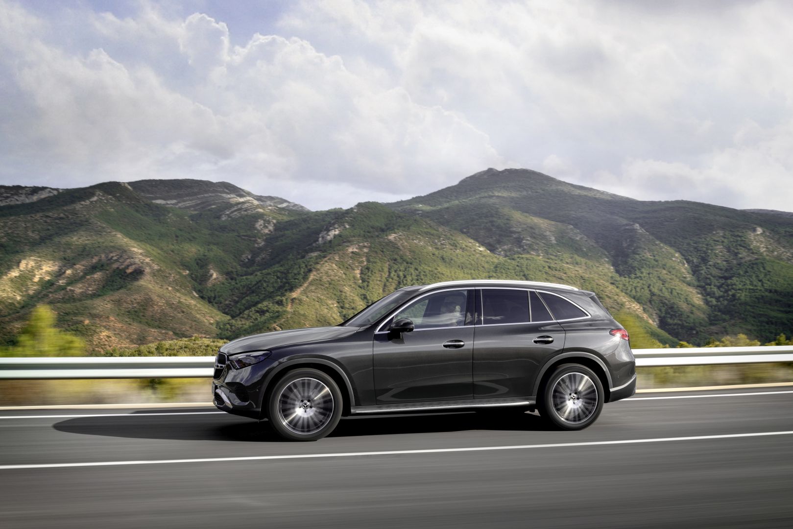 Mercedes Benz Glc Class photo 3