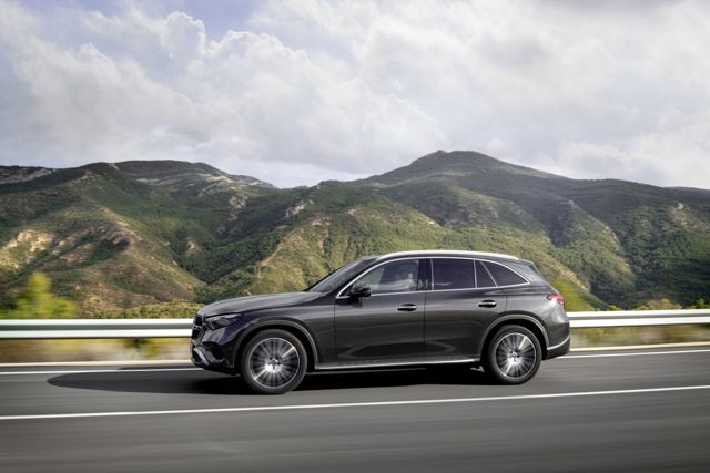 Mercedes Benz Glc Class photo 3