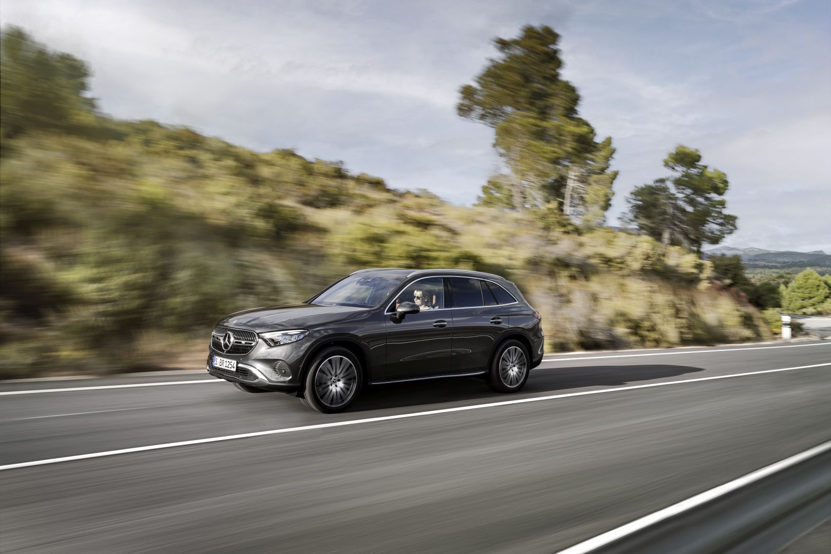Mercedes Benz Glc Class photo 4