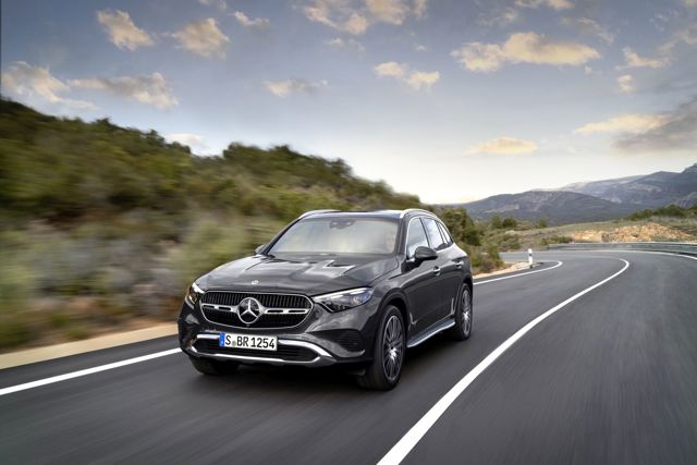 Mercedes Benz Glc Class photo 5