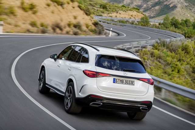 Mercedes Benz Glc Class photo 26