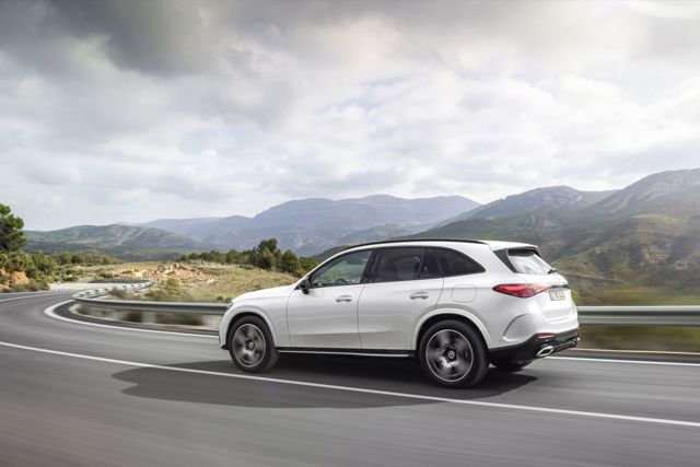 Mercedes Benz Glc Class photo 30