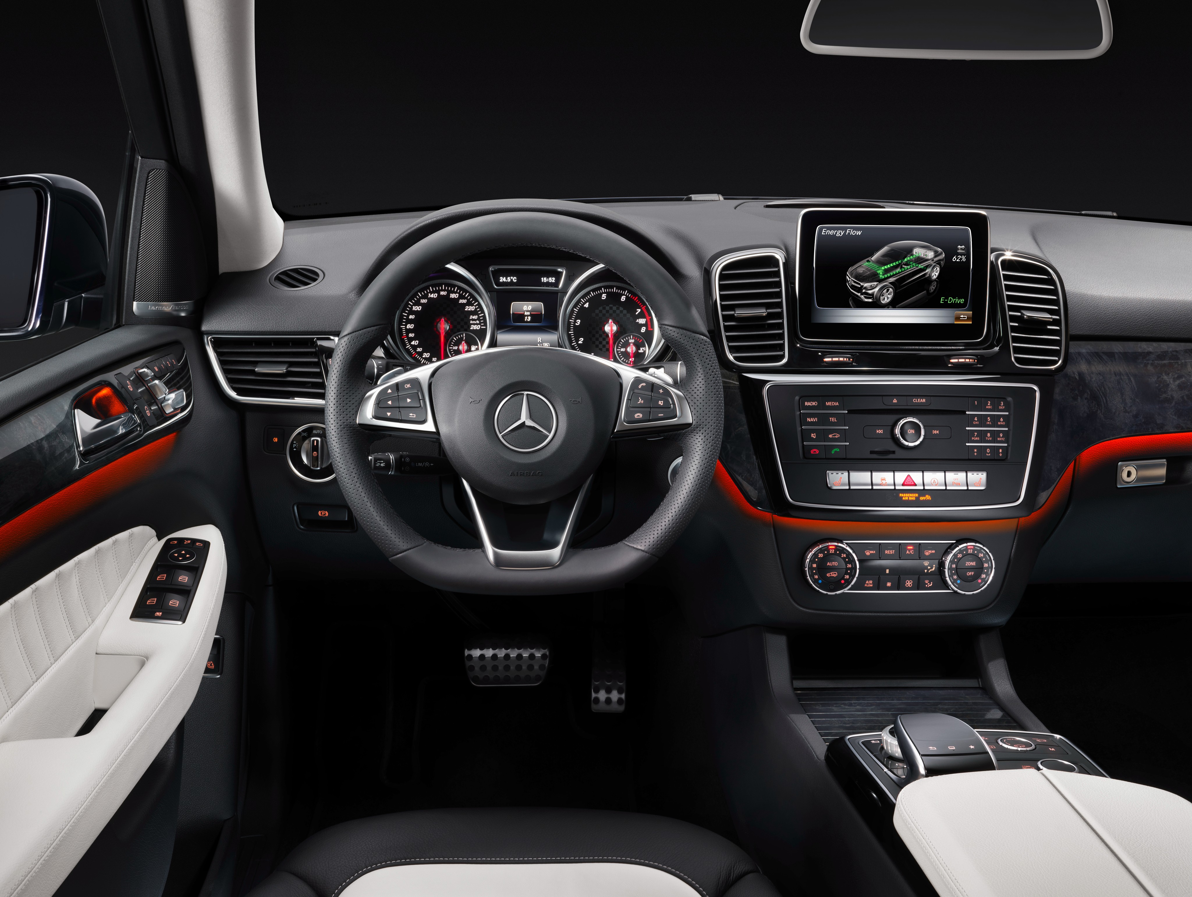 Mercedes Benz Gle-Class photo 36