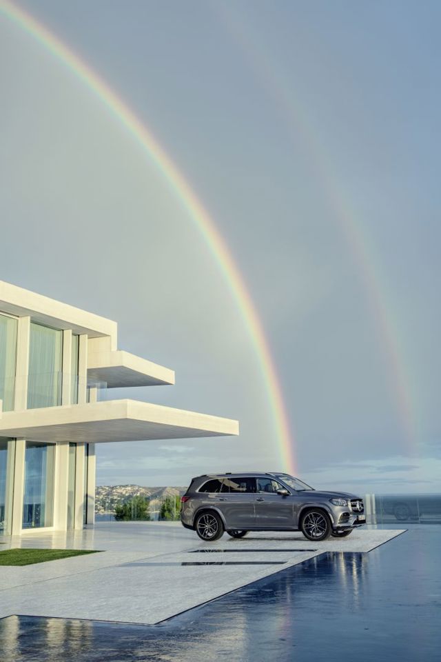 Mercedes Benz Gls-Class photo 14
