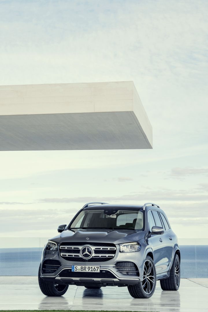 Mercedes Benz Gls-Class photo 16