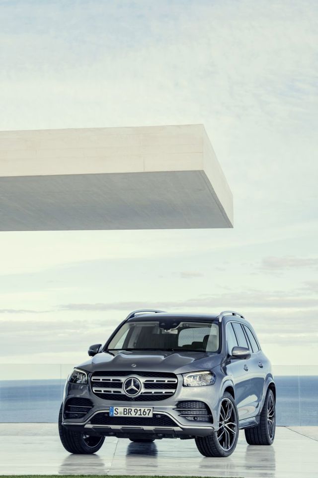 Mercedes Benz Gls-Class photo 16