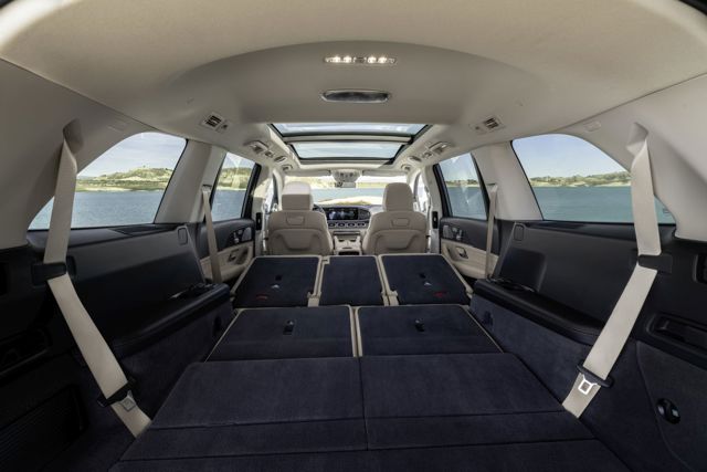 Mercedes Benz Gls-Class photo 83