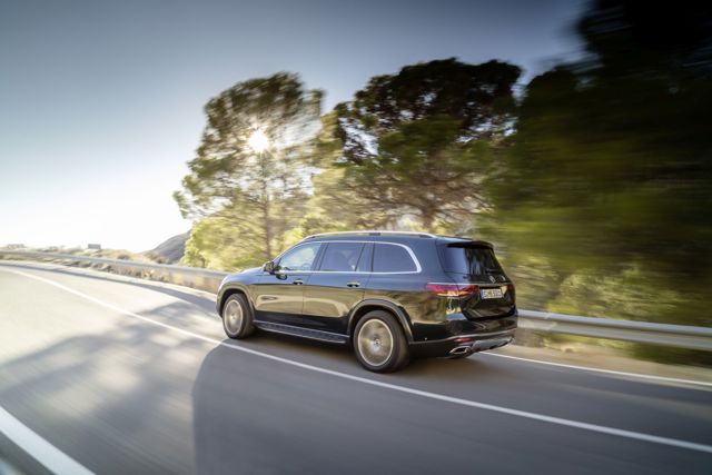 Mercedes Benz Gls-Class photo 38