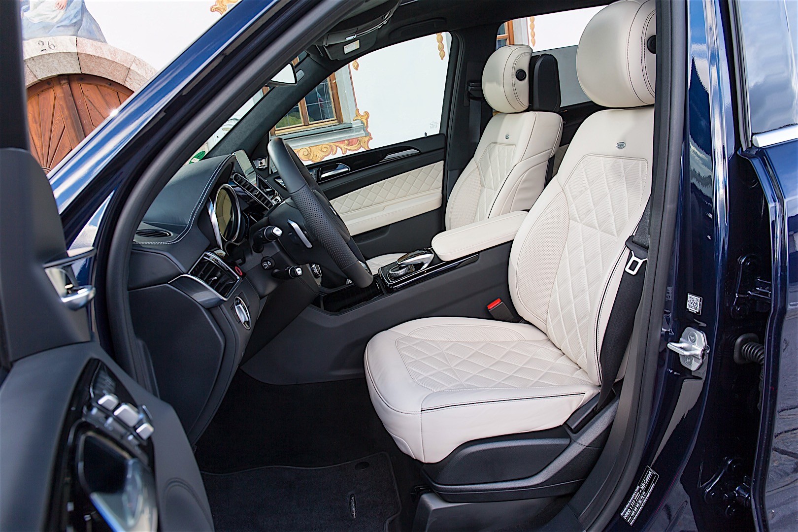 Mercedes Benz Gls-Class photo 85