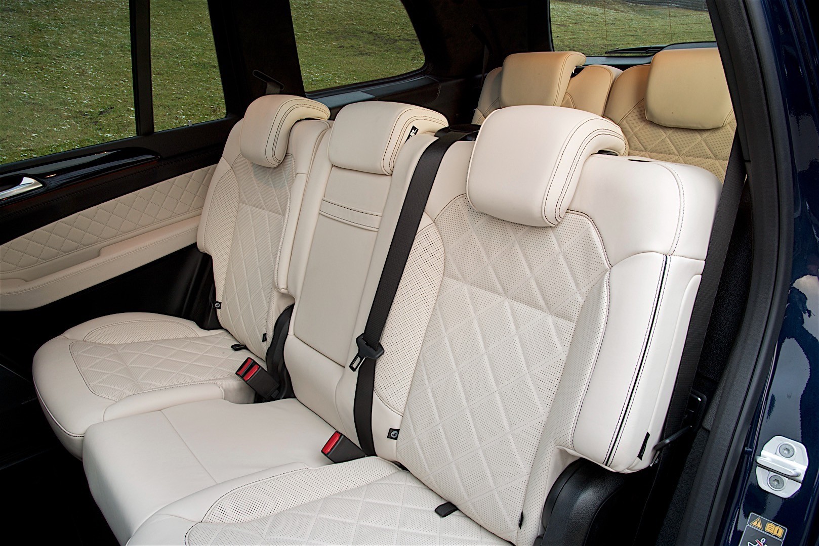 Mercedes Benz Gls-Class photo 90