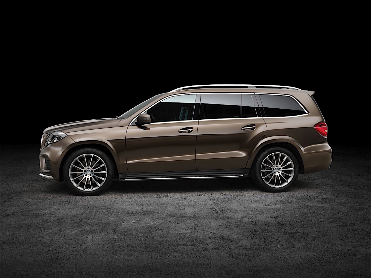 Mercedes Benz Gls-Class photo 21