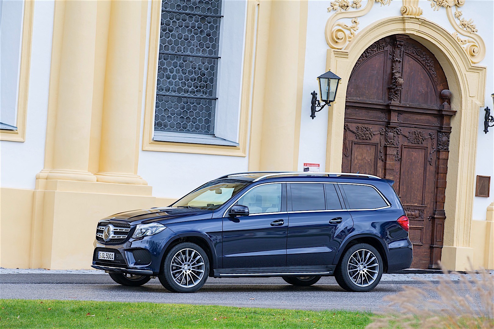 Mercedes Benz Gls-Class photo 38