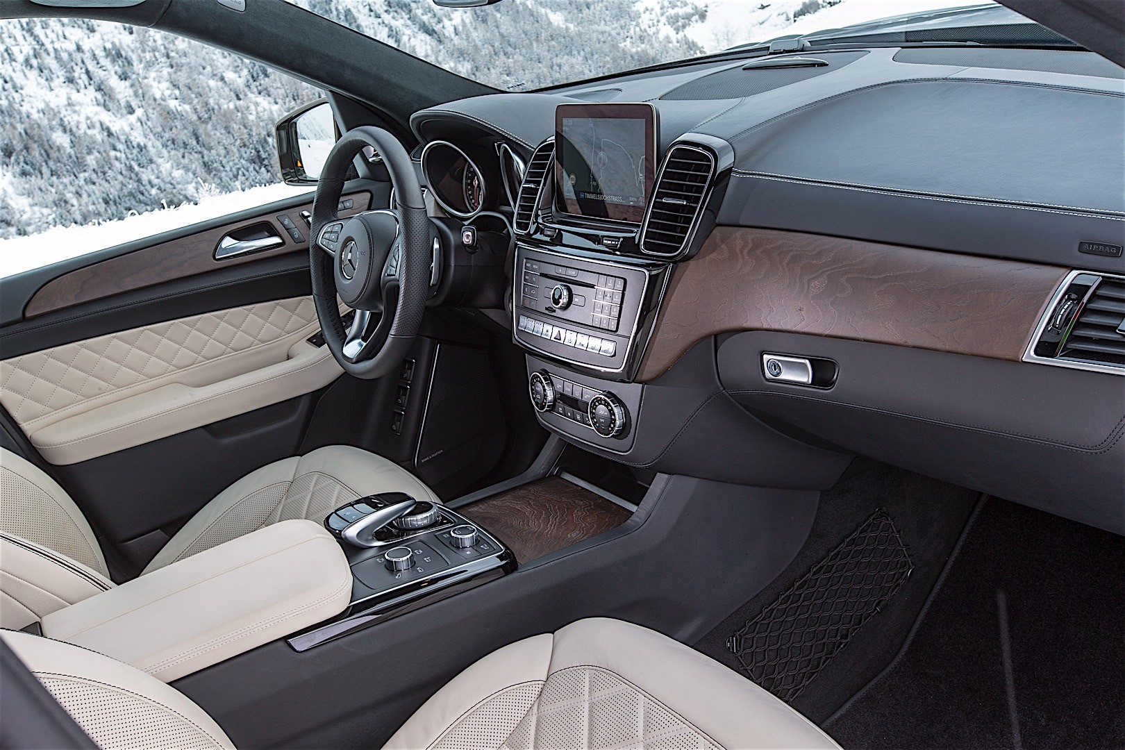 Mercedes Benz Gls-Class photo 78