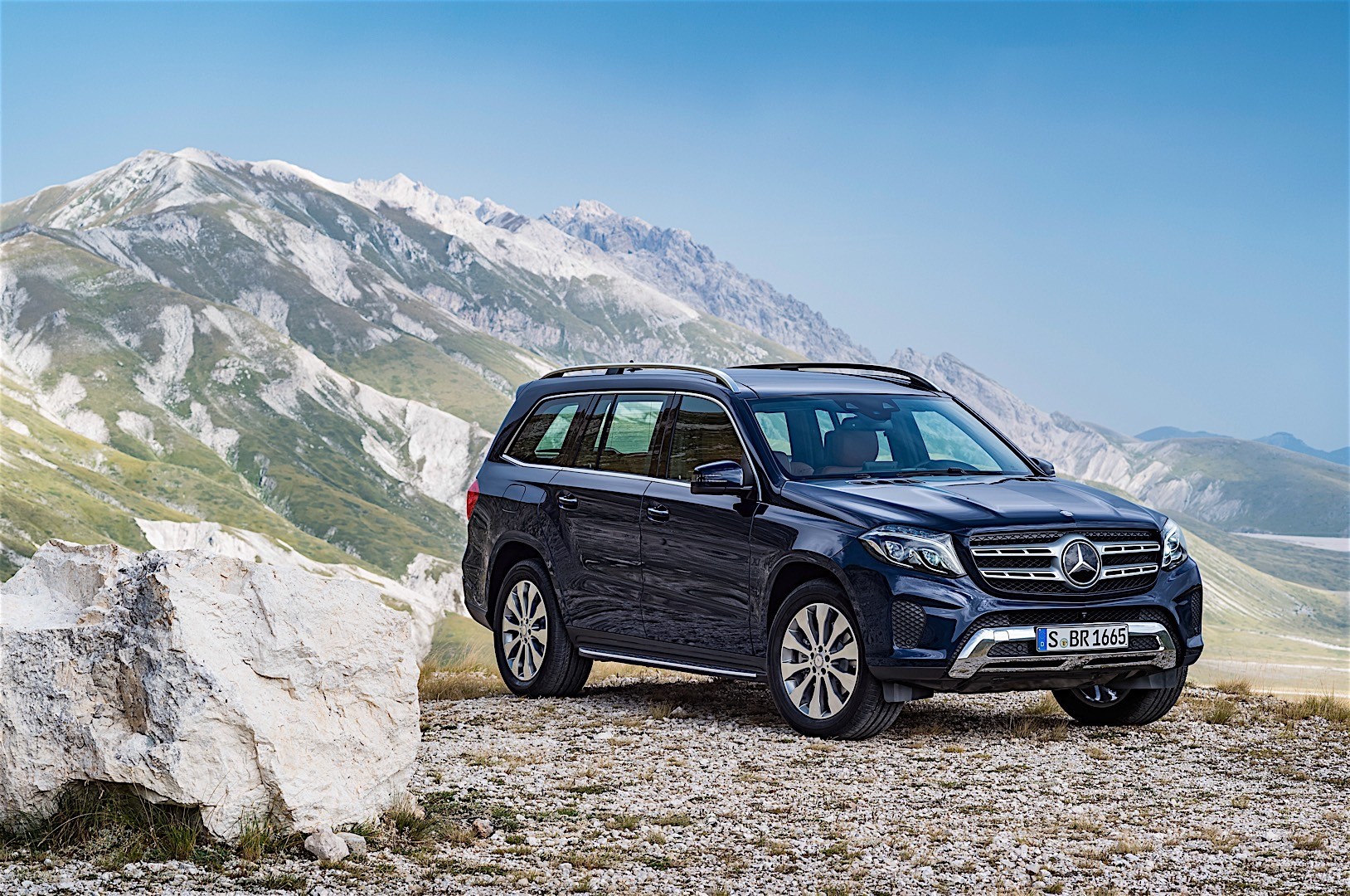 Mercedes Benz Gls-Class photo 69