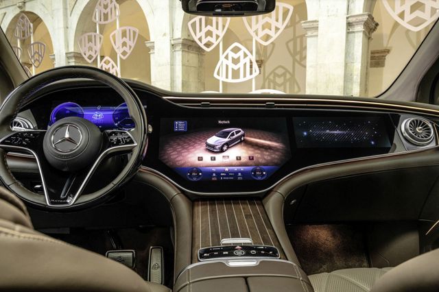 Mercedes Benz Maybach Eqs Suv photo 27