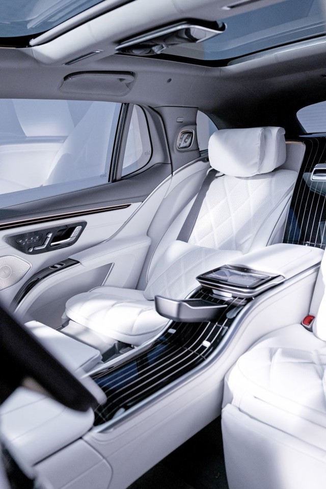 Mercedes Benz Maybach Eqs Suv photo 38