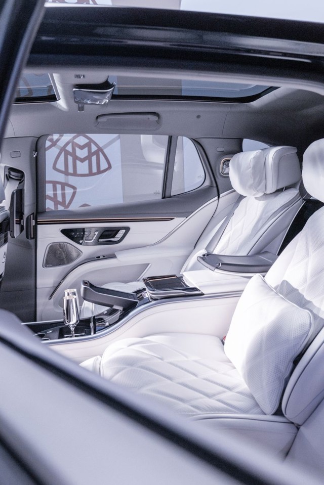 Mercedes Benz Maybach Eqs Suv photo 39