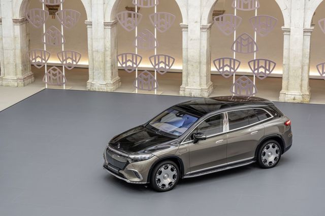 Mercedes Benz Maybach Eqs Suv photo 3