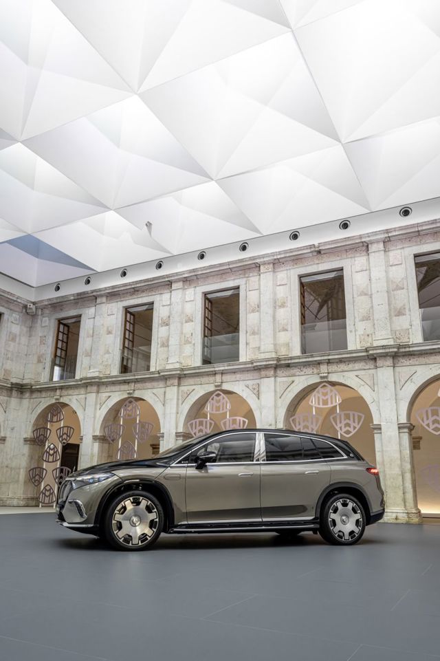 Mercedes Benz Maybach Eqs Suv photo 5
