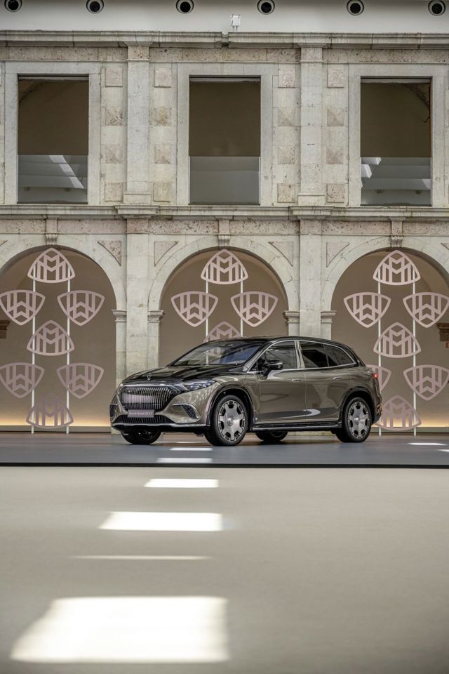 Mercedes Benz Maybach Eqs Suv photo 6