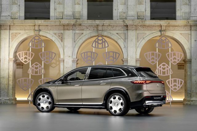 Mercedes Benz Maybach Eqs Suv photo 7