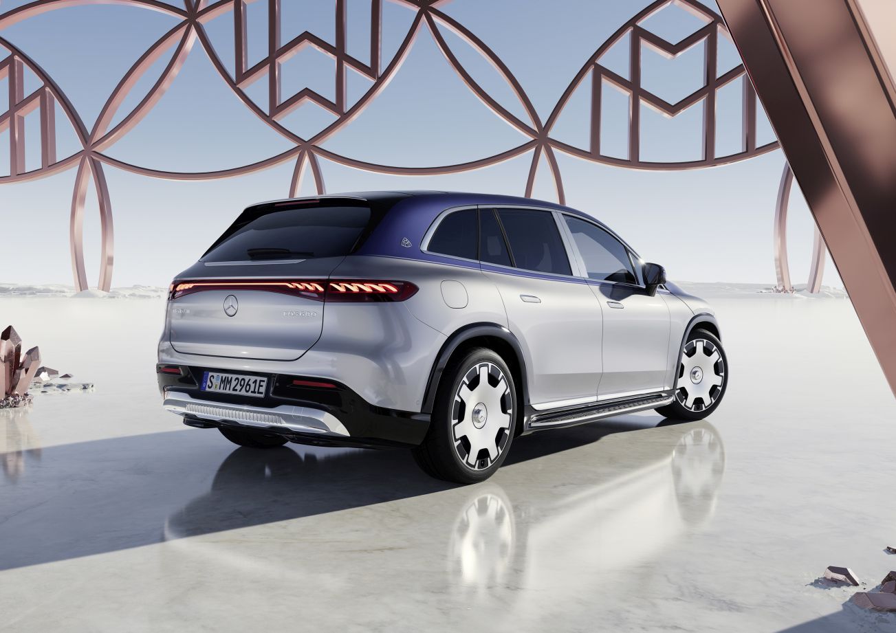 Mercedes Benz Maybach Eqs Suv photo 17