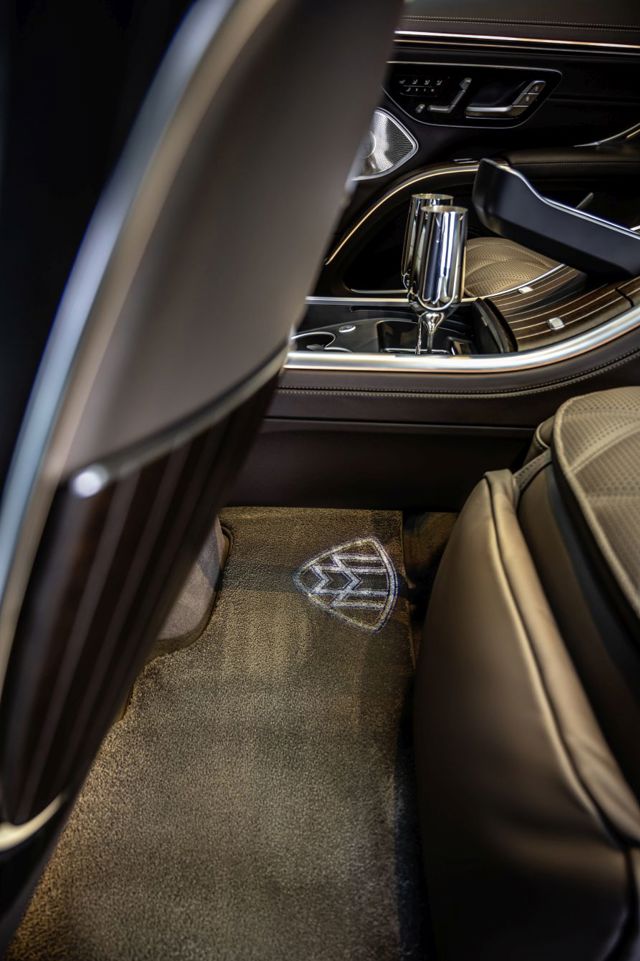 Mercedes Benz Maybach Eqs Suv photo 30