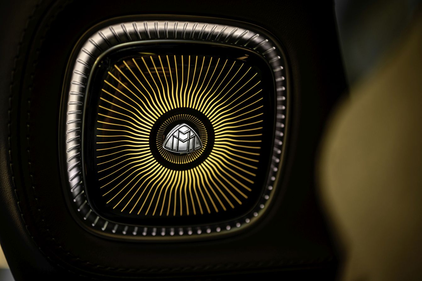 Mercedes Benz Maybach Eqs Suv photo 31