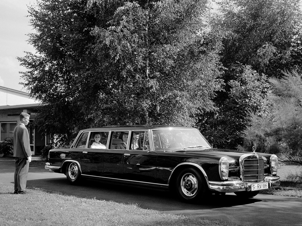 Mercedes Benz Pullman photo 18