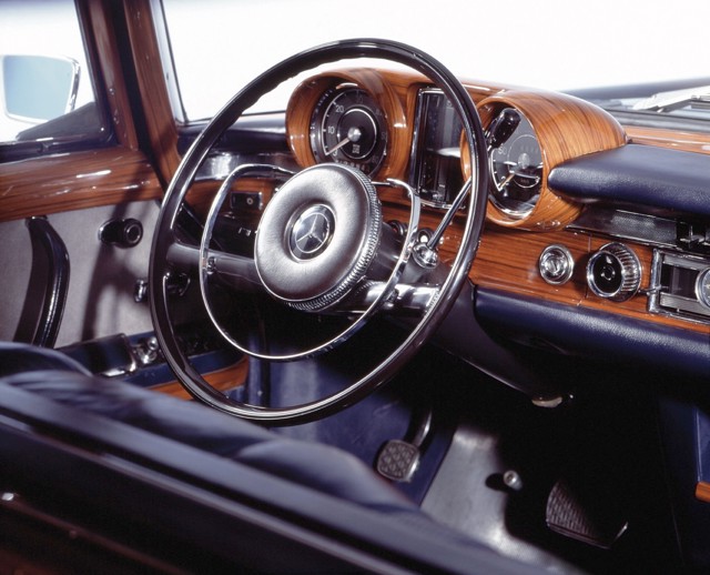 Mercedes Benz Pullman photo 29