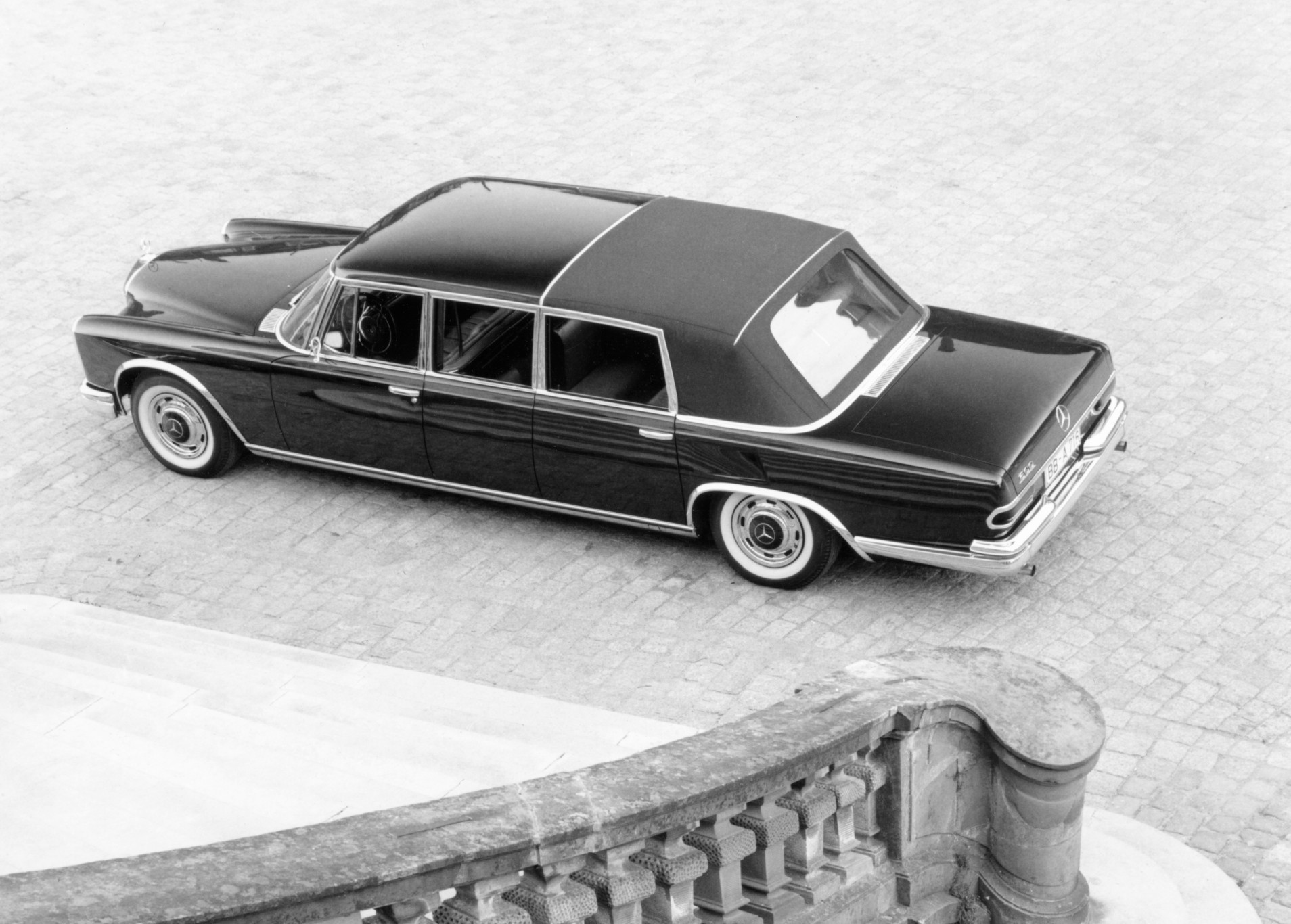 Mercedes Benz Pullman photo 15