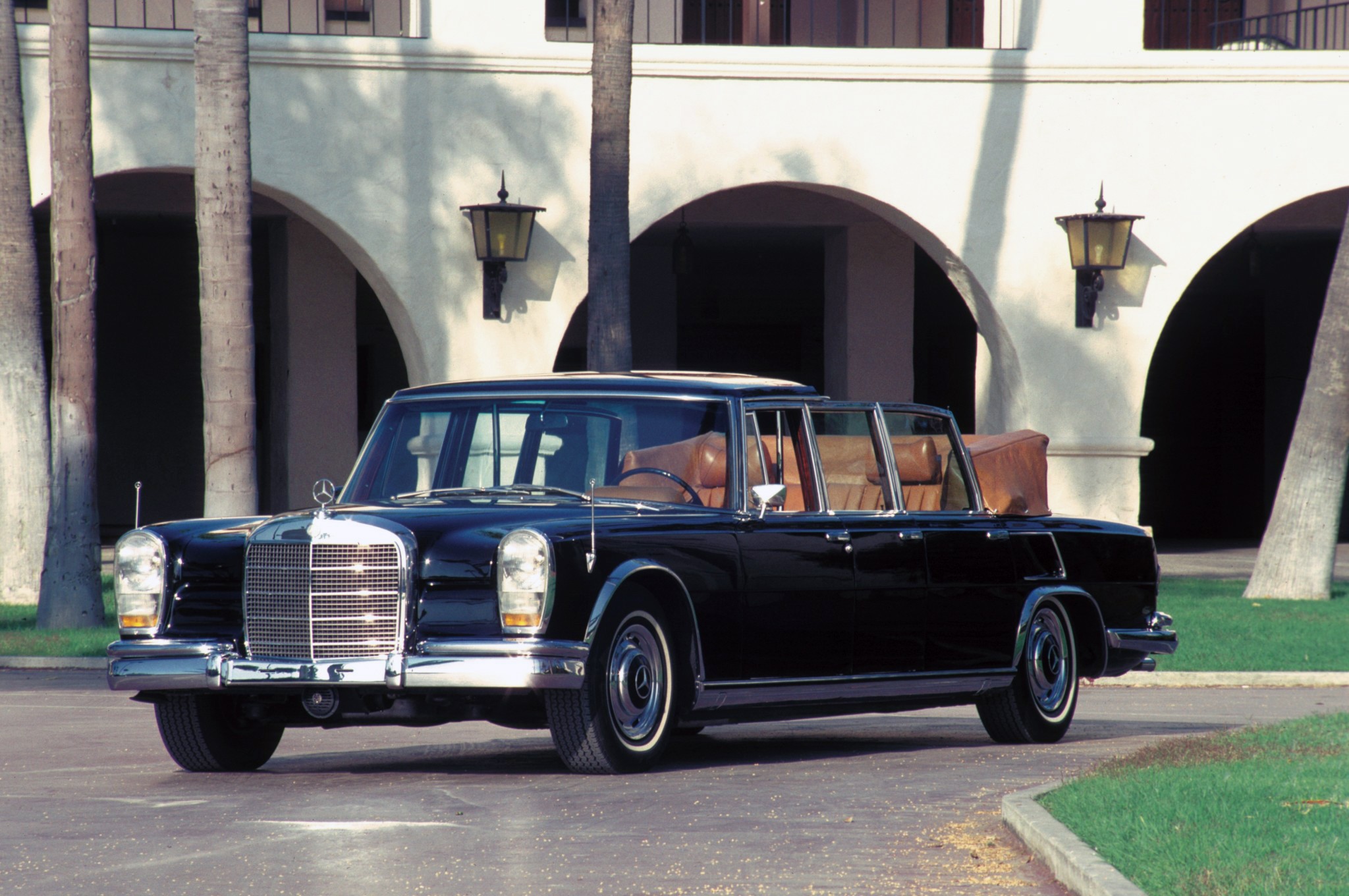 Mercedes Benz Pullman photo 16