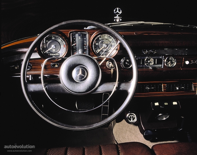 Mercedes Benz Pullman photo 26