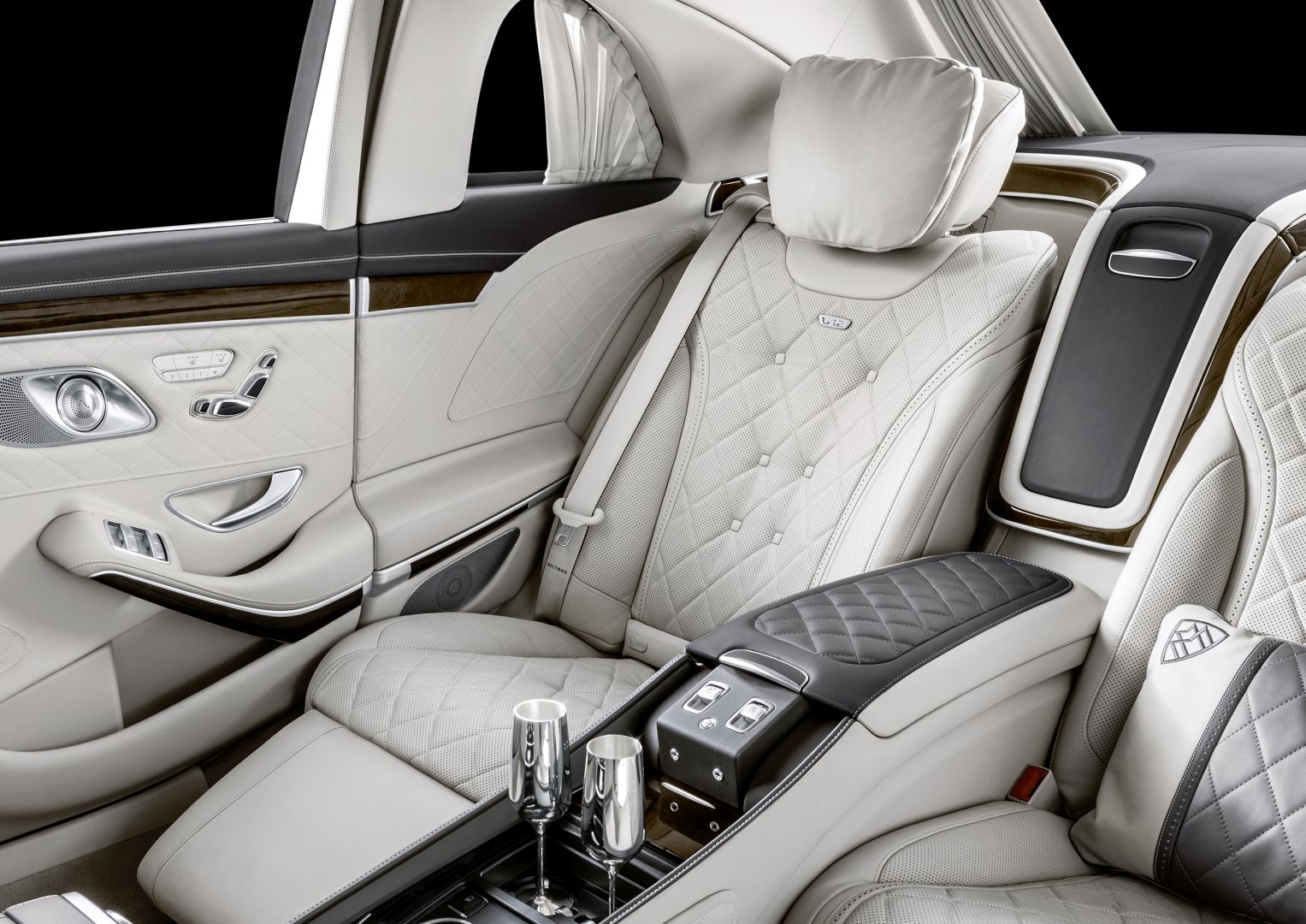Mercedes Benz Pullman photo 9