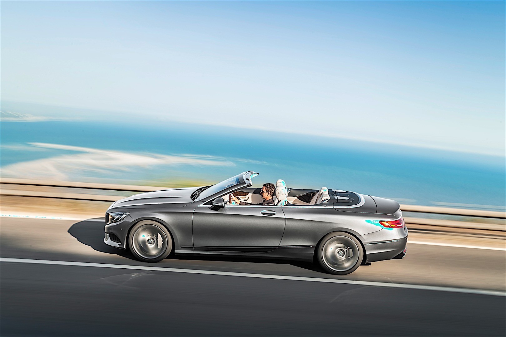 Mercedes Benz S-Class Cabriolet photo 19