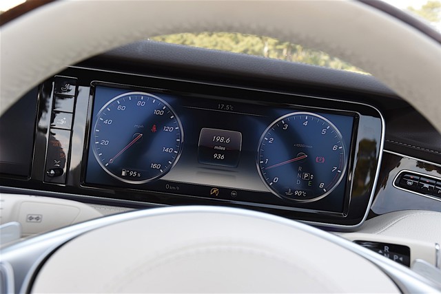 Mercedes Benz S-Class Cabriolet photo 76