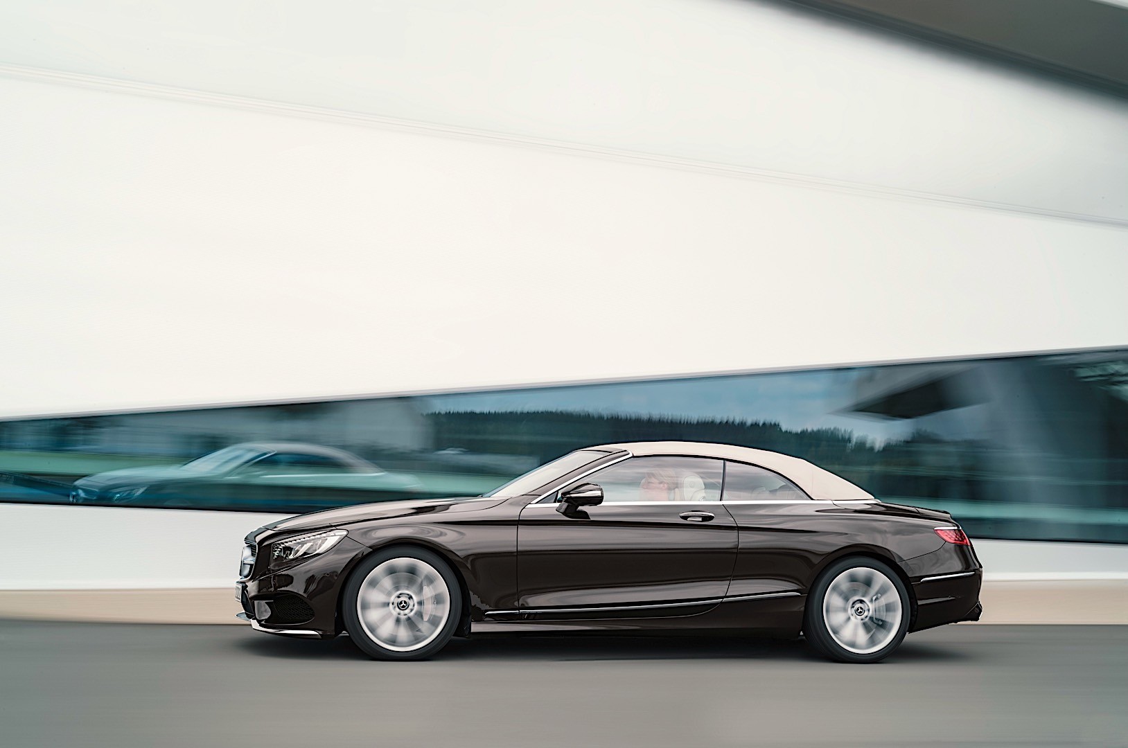 Mercedes Benz S-Class Cabriolet photo 11