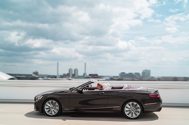 Mercedes Benz S-Class Cabriolet photo 15