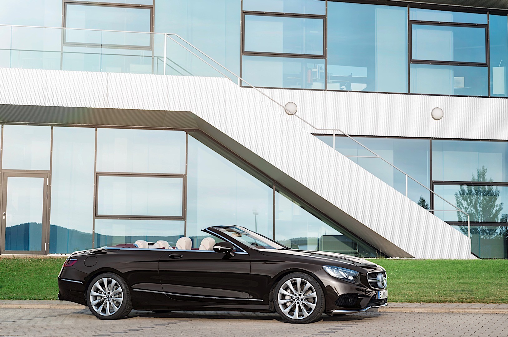 Mercedes Benz S-Class Cabriolet photo 17