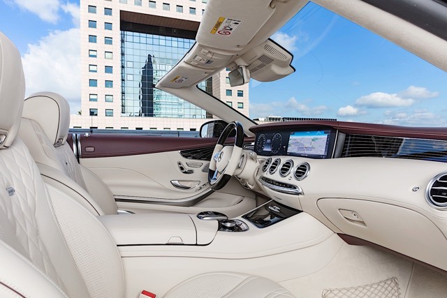 Mercedes Benz S-Class Cabriolet photo 19