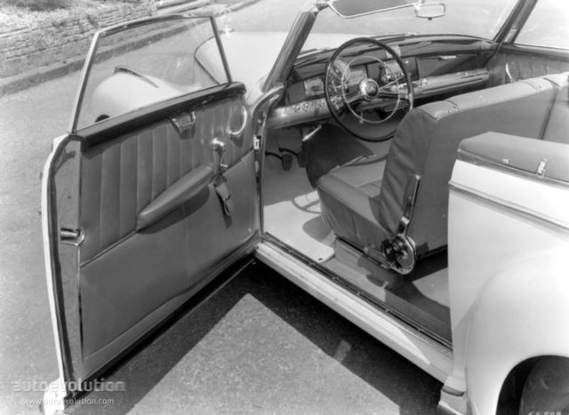 Mercedes Benz S-Class Cabriolet photo 11
