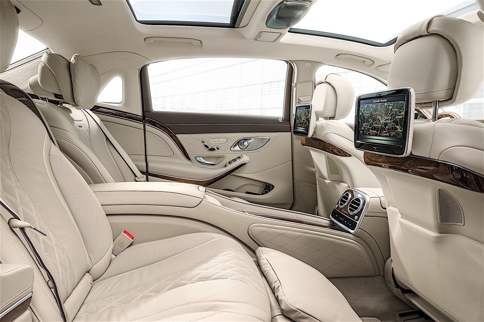 Mercedes Benz S-Class Maybach photo 58