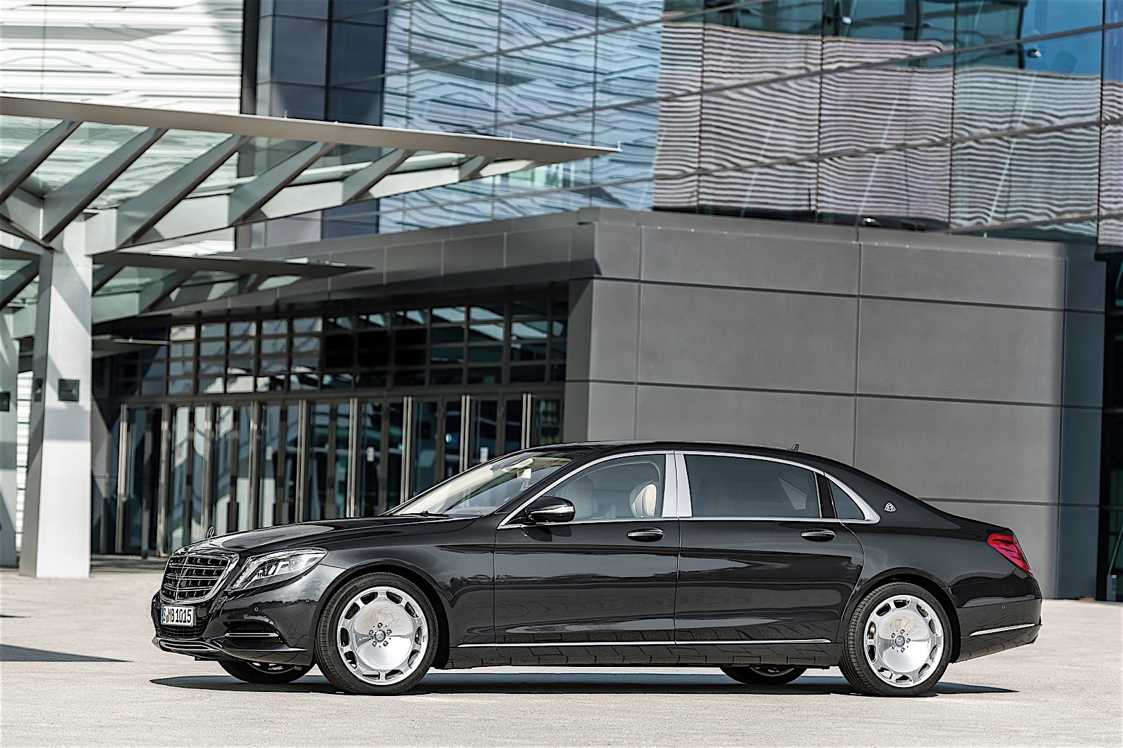 Mercedes Benz S-Class Maybach photo 6