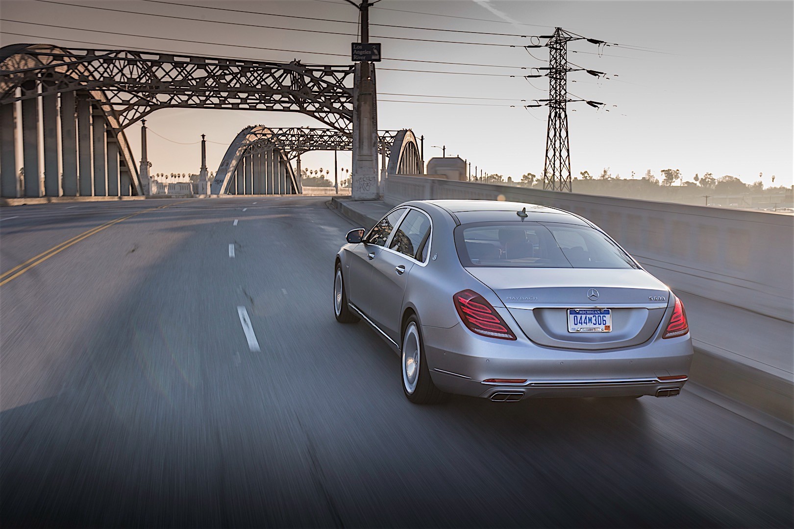 Mercedes Benz S-Class Maybach photo 8