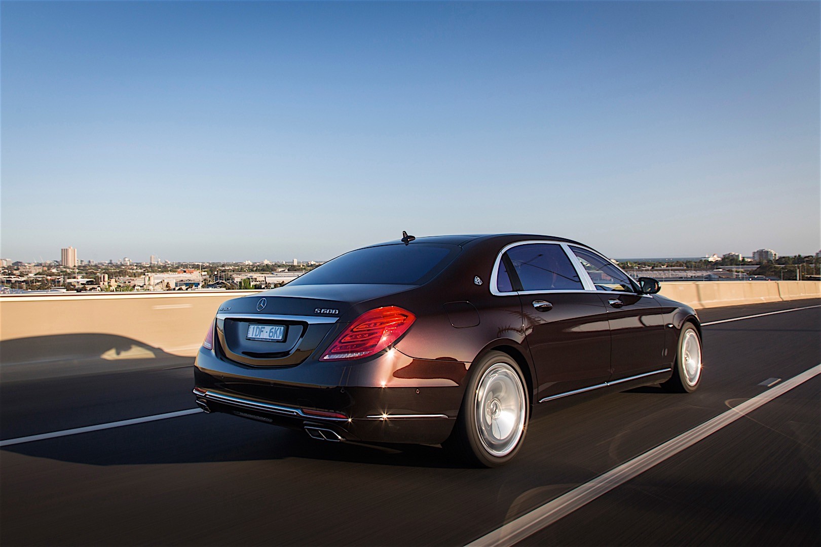 Mercedes Benz S-Class Maybach photo 17