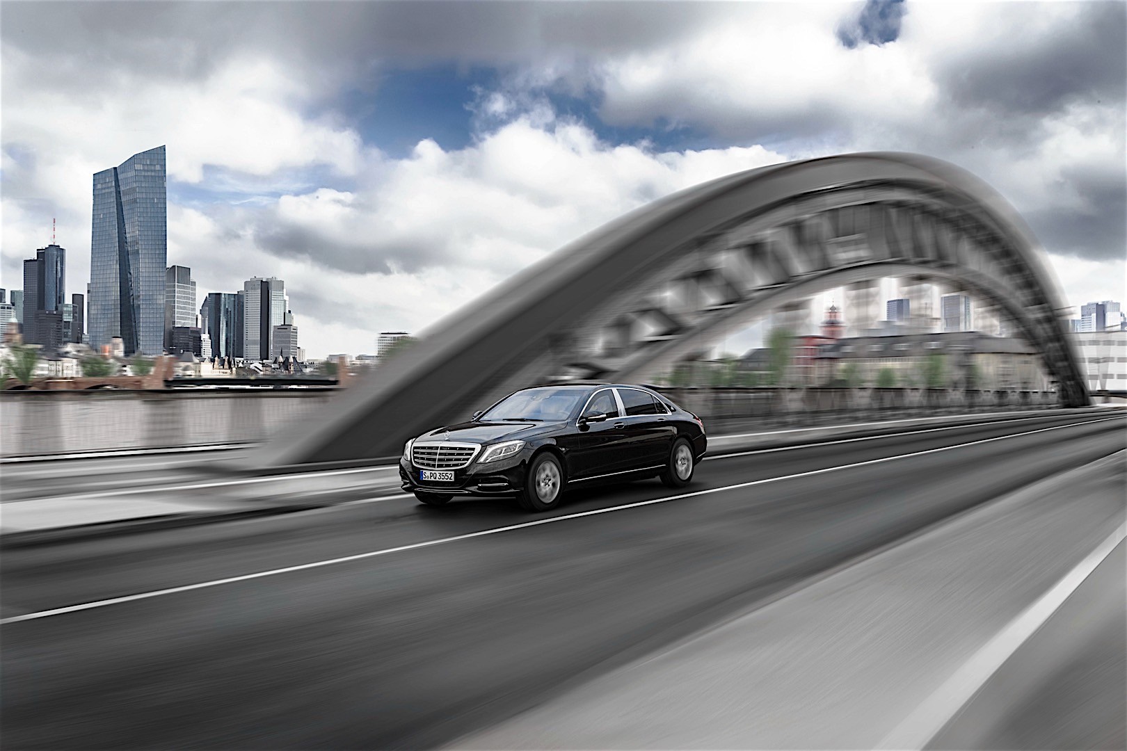 Mercedes Benz S-Class Maybach photo 18