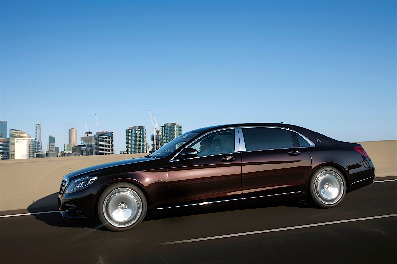 Mercedes Benz S-Class Maybach photo 24